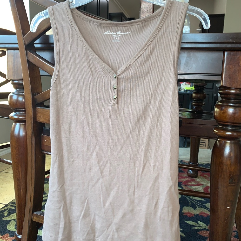 Sleeveless top